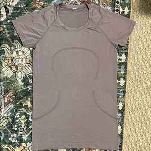 lululemon athletica Gray Short Sleeve Tee swiftly tech